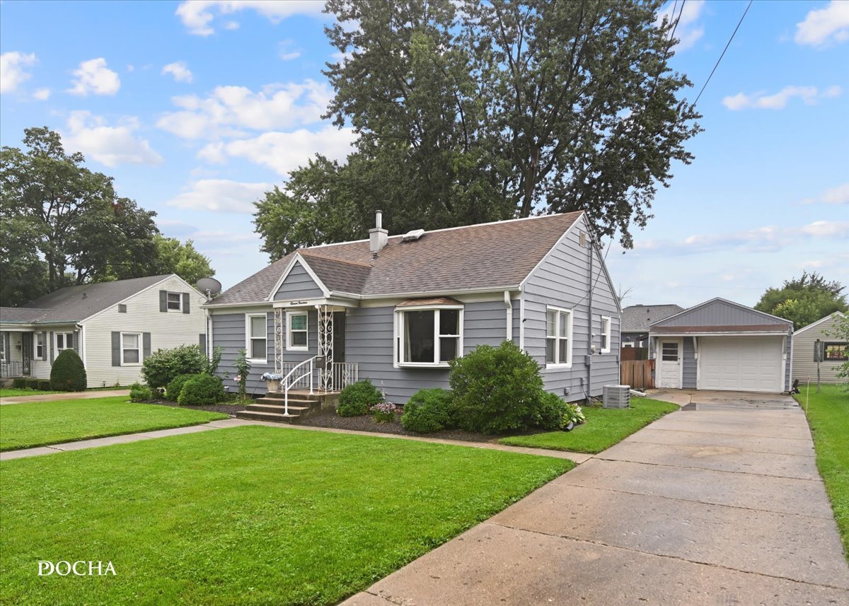 1119 Charles Street Property Photo 2