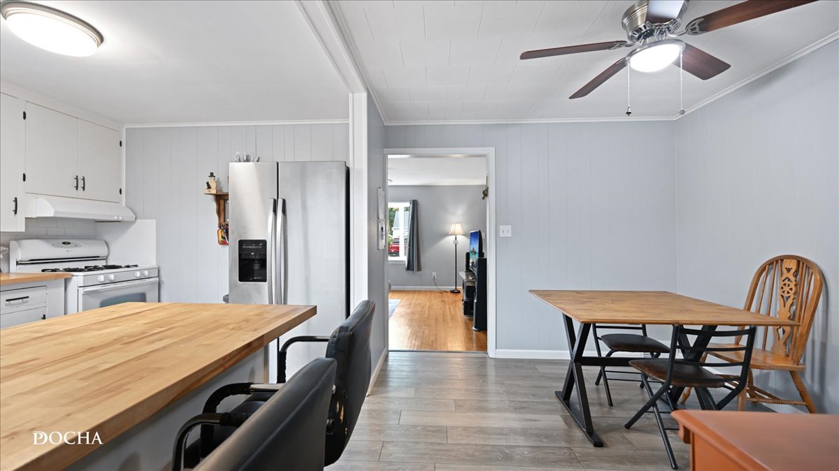 1119 Charles Street Property Photo 7