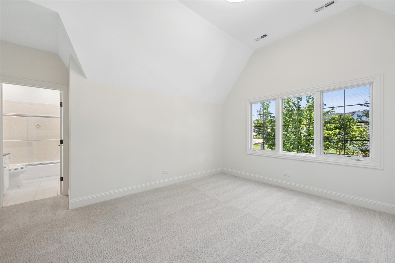 417 W 9th Street Property Photo 21