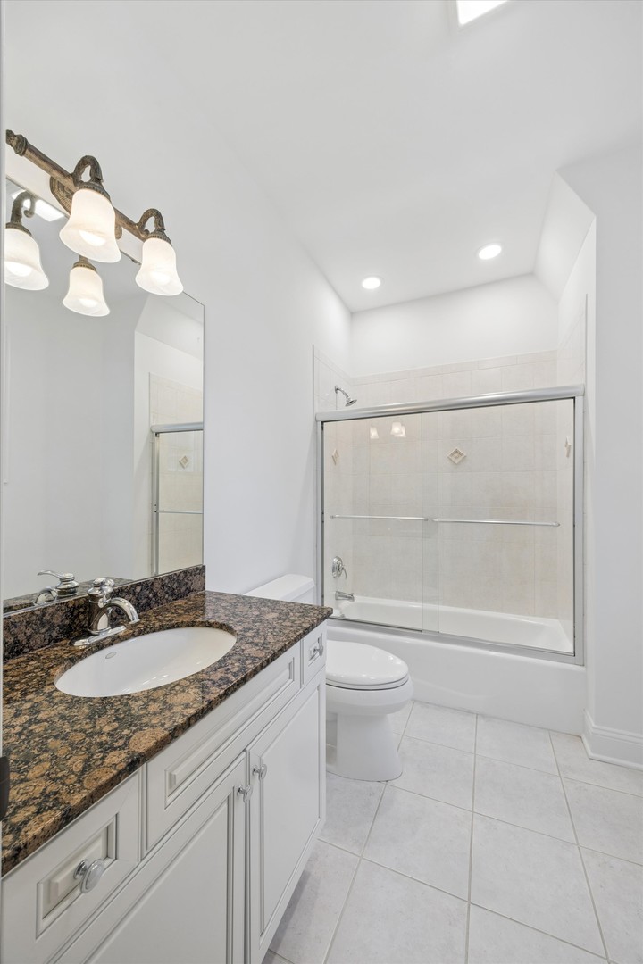 417 W 9th Street Property Photo 22