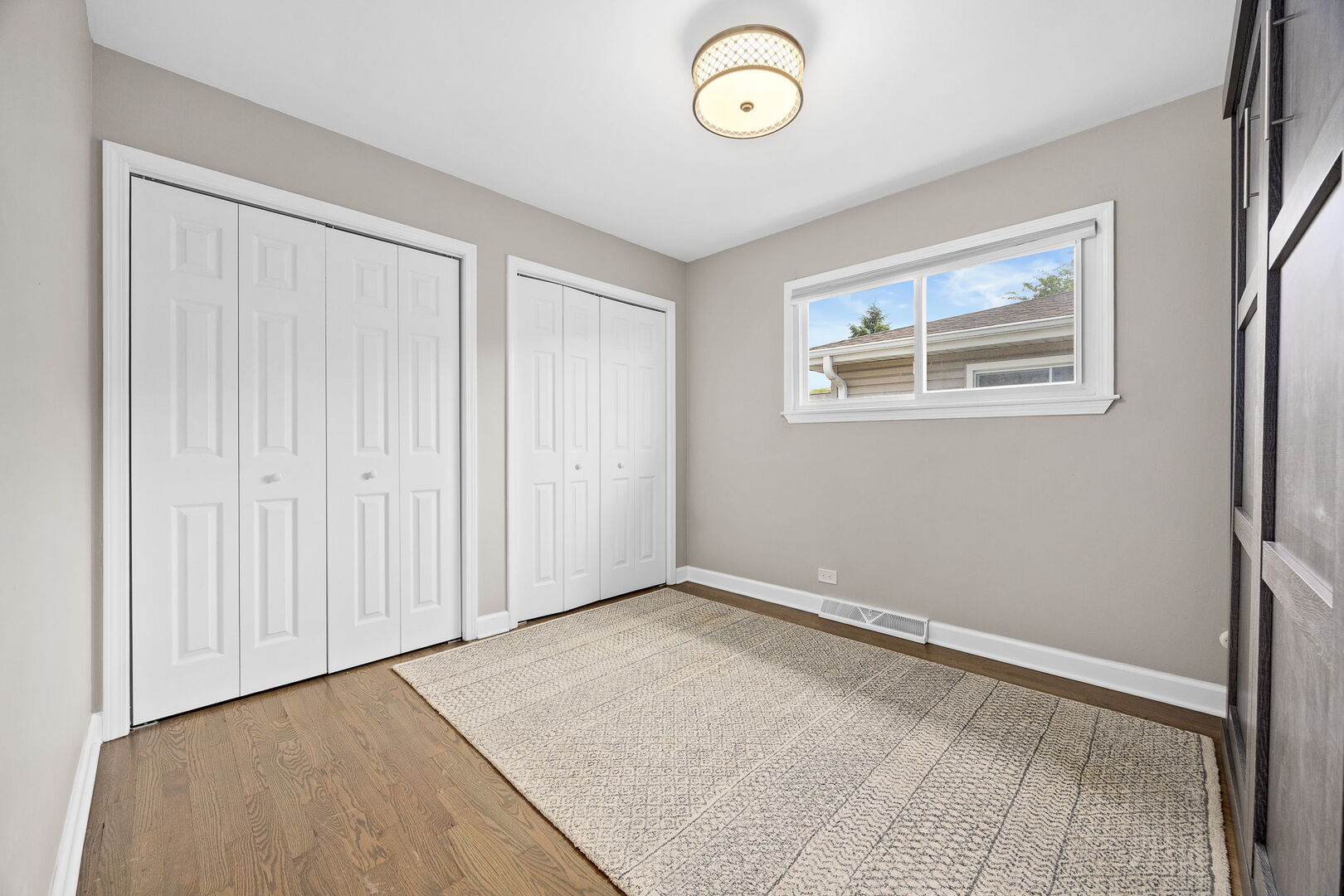 8104 Gross Point Road Property Photo 15