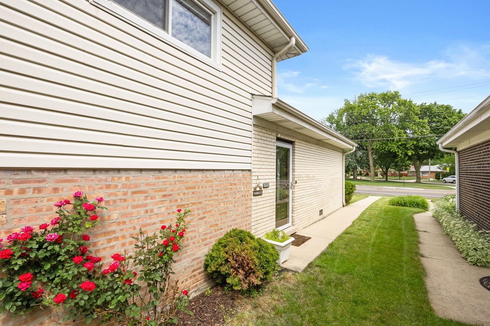 8104 Gross Point Road Property Photo 27