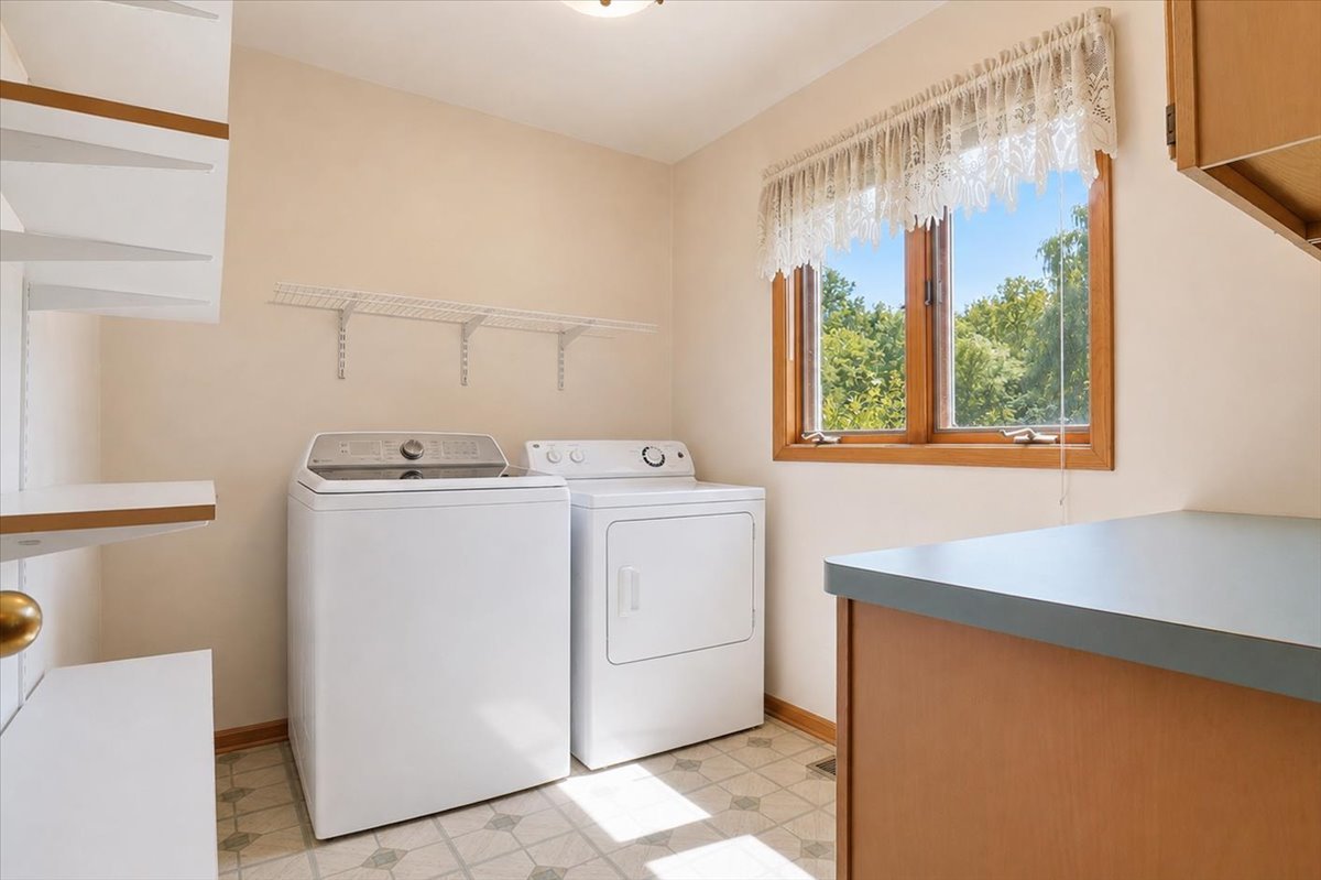 10351 W Prairie Lane Property Photo 9