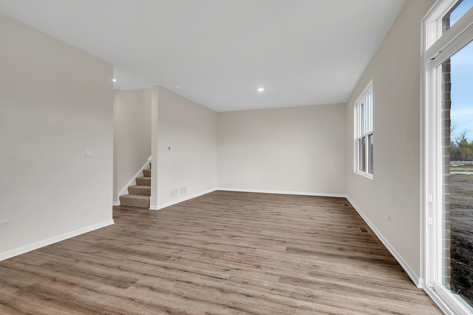 6720 Applegate Drive Property Photo 11