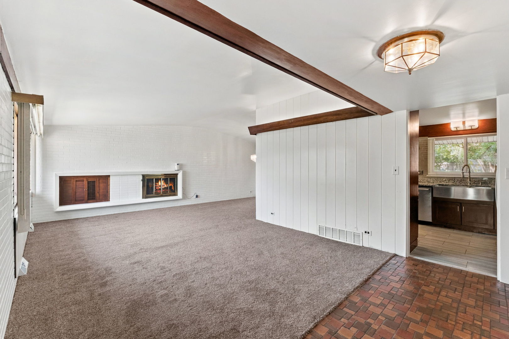 624 Brookwood Drive Property Photo 3