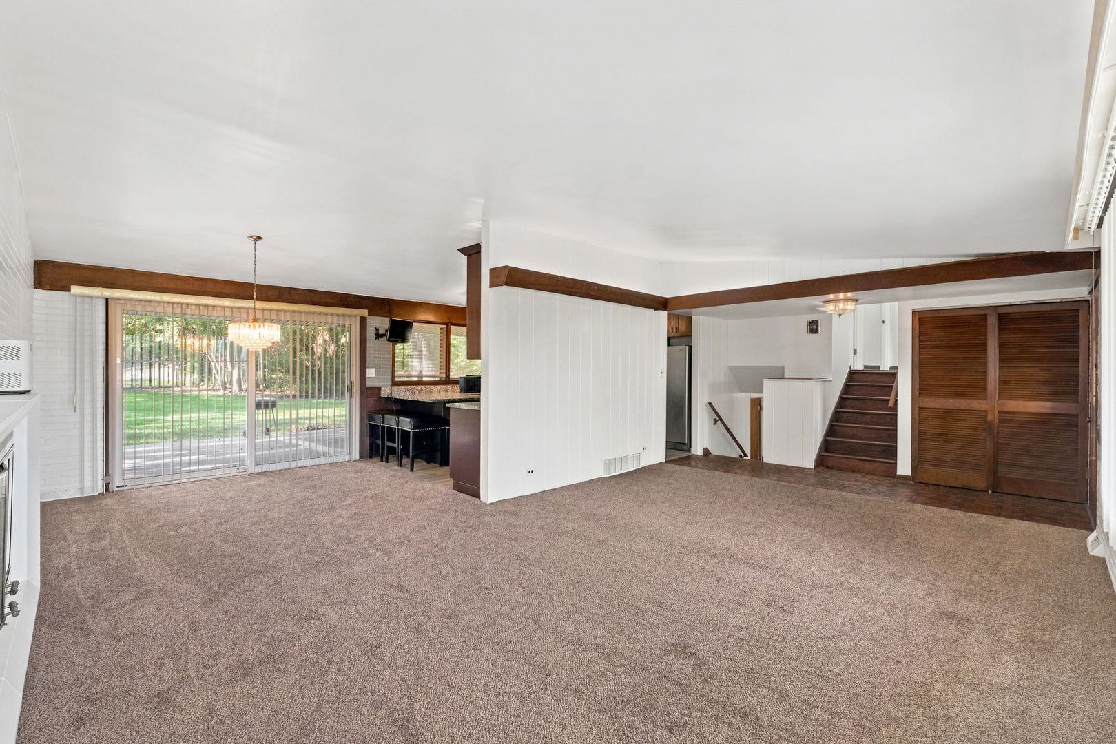 624 Brookwood Drive Property Photo 4