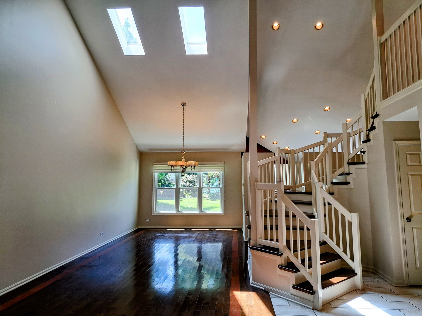 23 Willow Parkway Property Photo 2