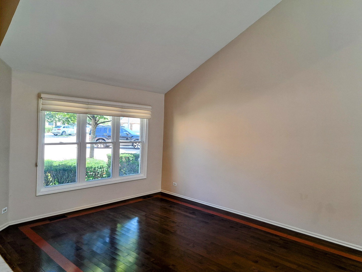 23 Willow Parkway Property Photo 5