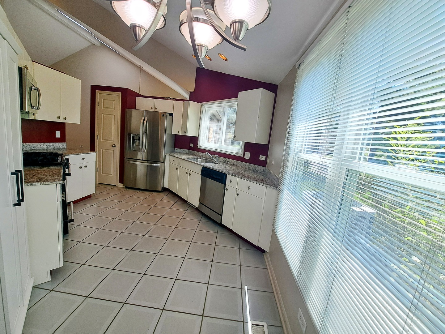 23 Willow Parkway Property Photo 8