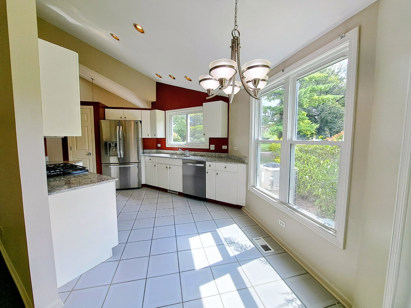 23 Willow Parkway Property Photo 8