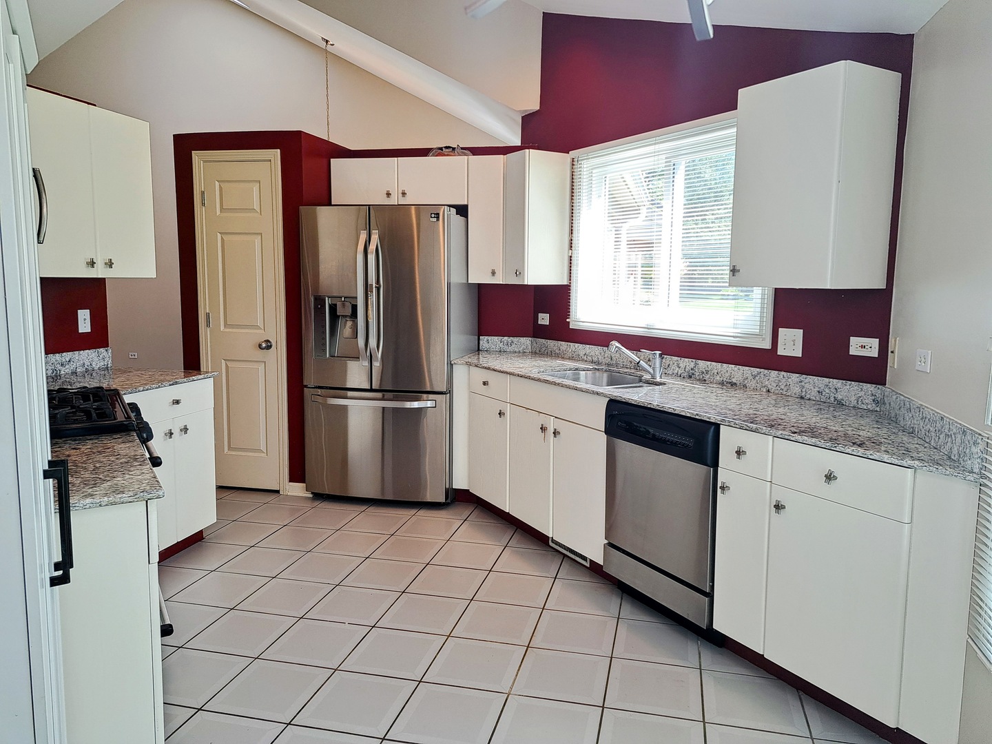 23 Willow Parkway Property Photo 9