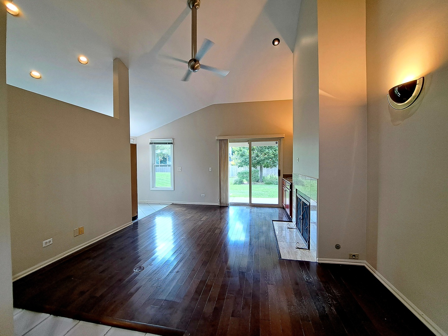23 Willow Parkway Property Photo 12