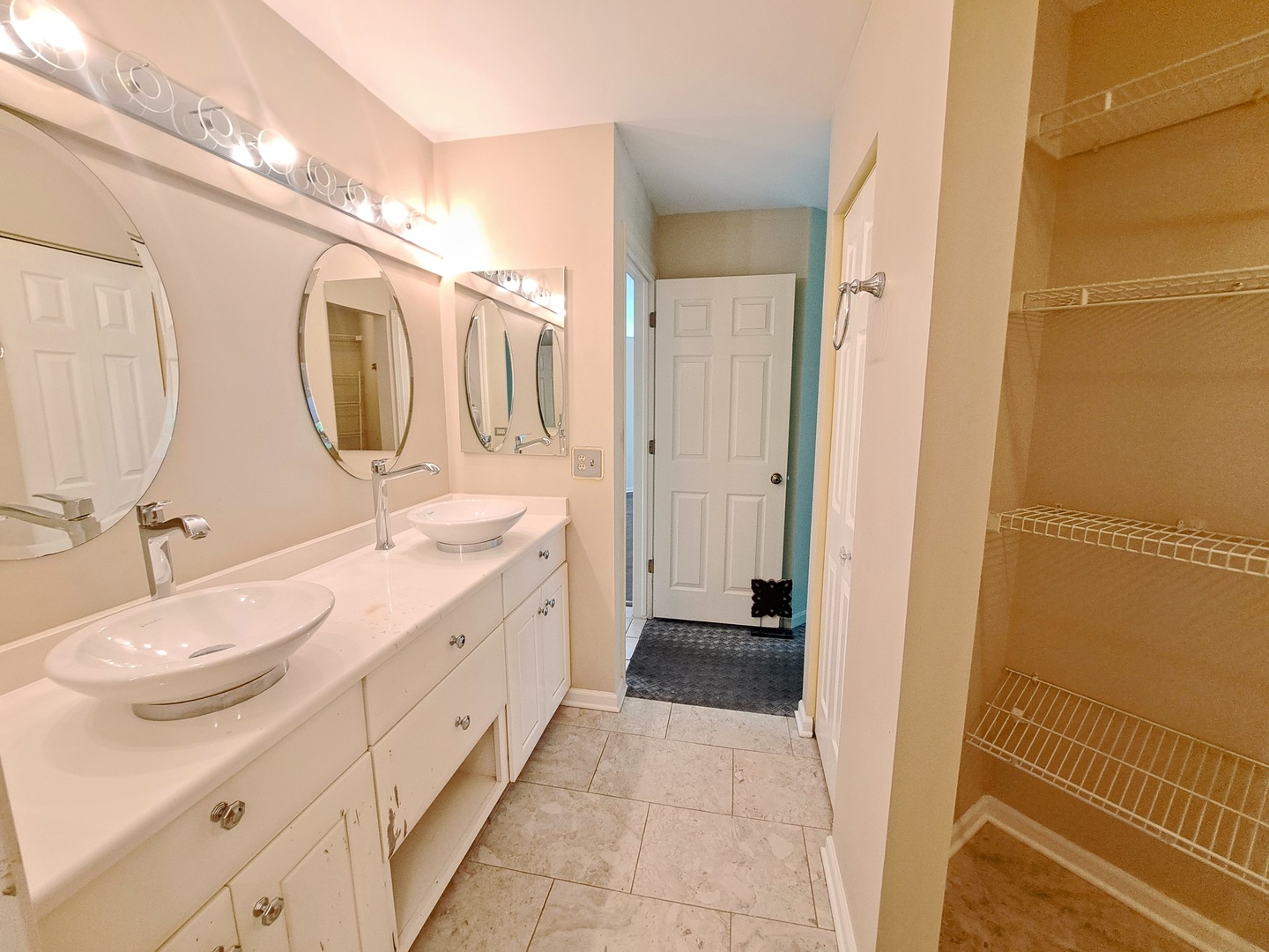 23 Willow Parkway Property Photo 17