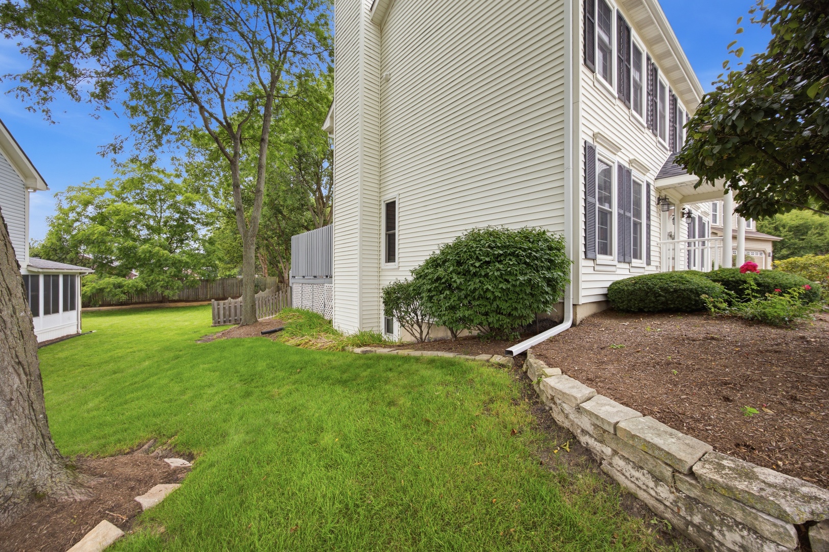 1050 Hampshire Lane Property Photo 48