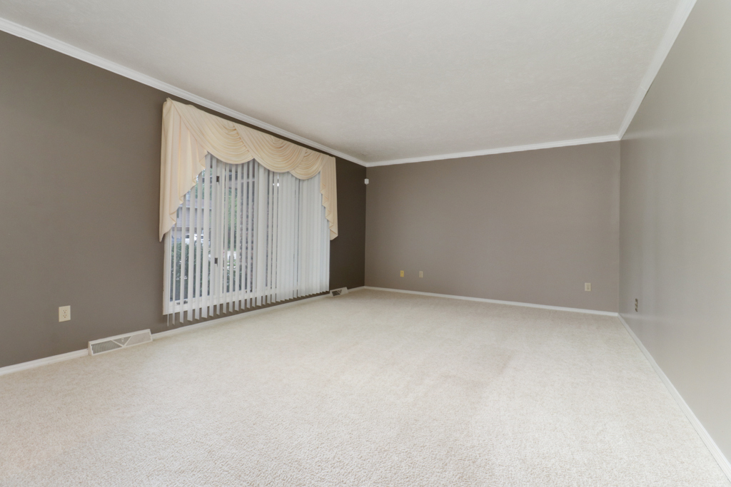 1420 Westview Drive Property Photo 3