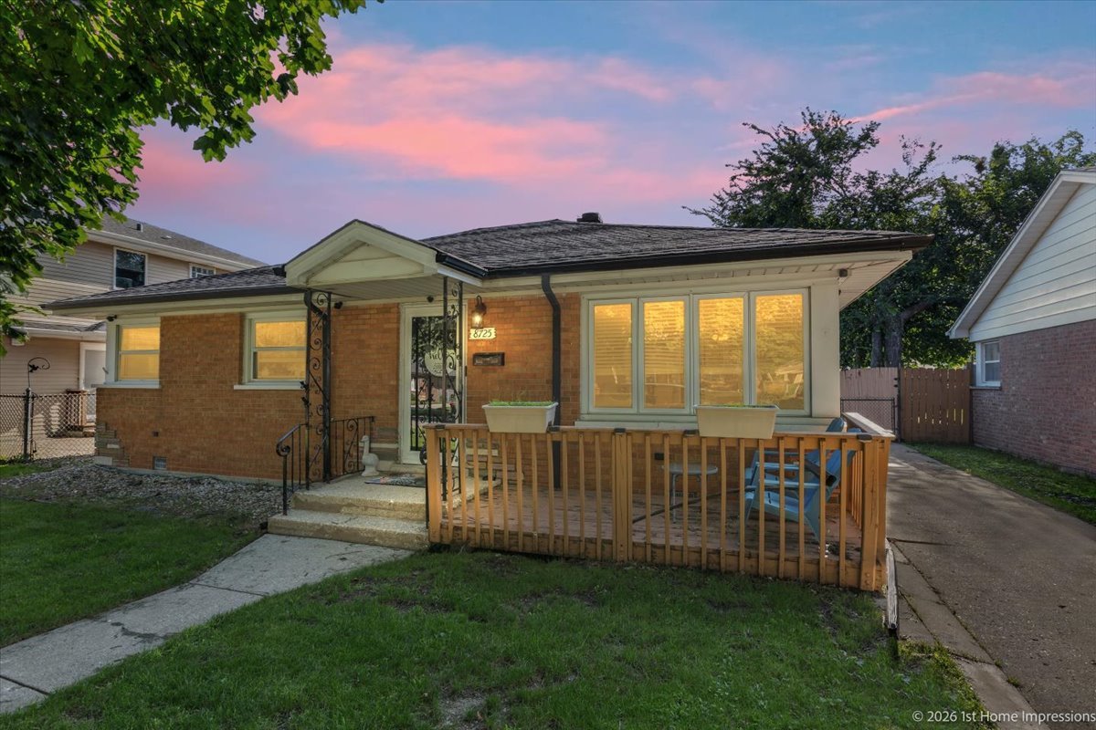 8725 Sproat Avenue Property Photo 1