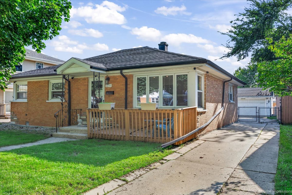 8725 Sproat Avenue Property Photo 2