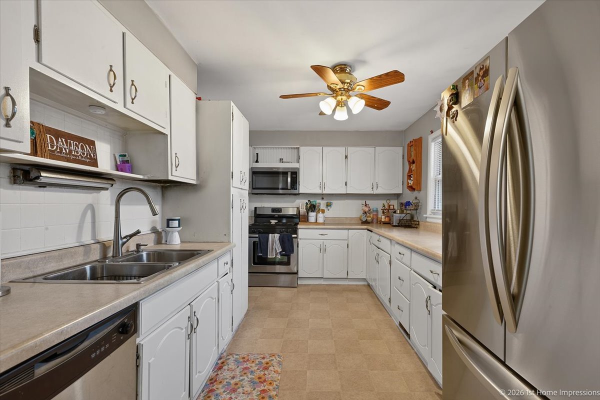 8725 Sproat Avenue Property Photo 9
