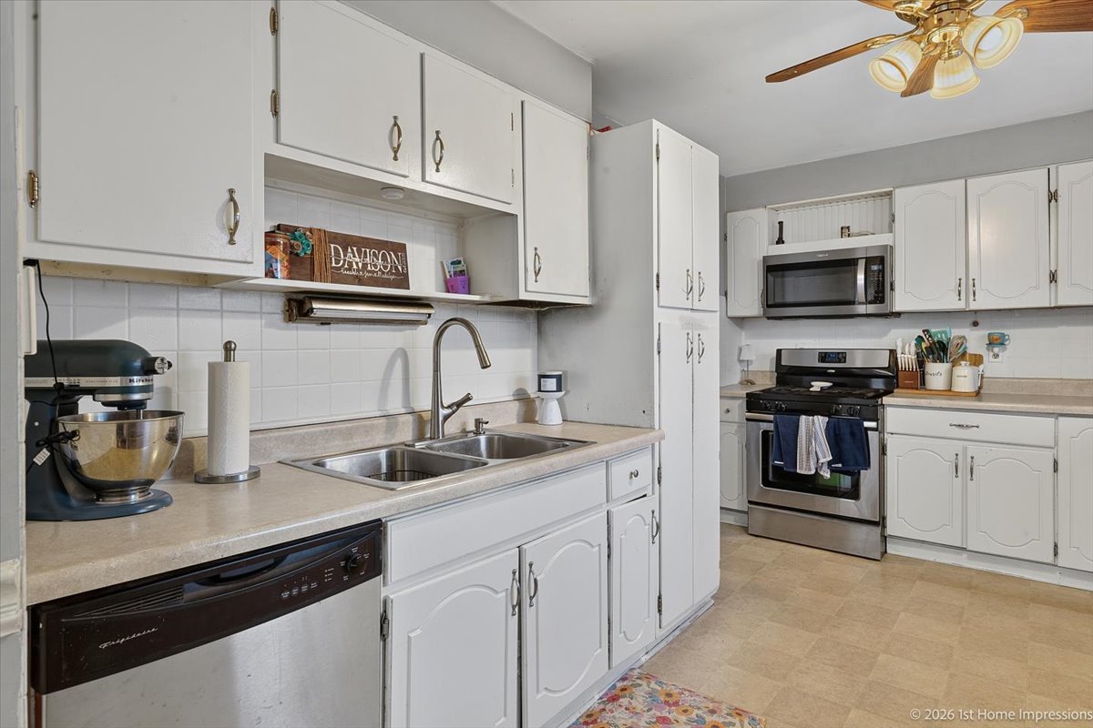 8725 Sproat Avenue Property Photo 10