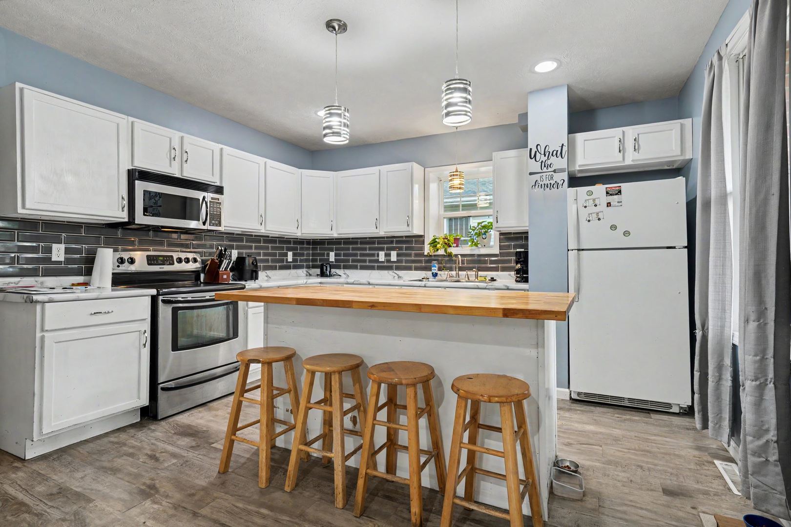 1313 W Chestnut Street Property Photo 3
