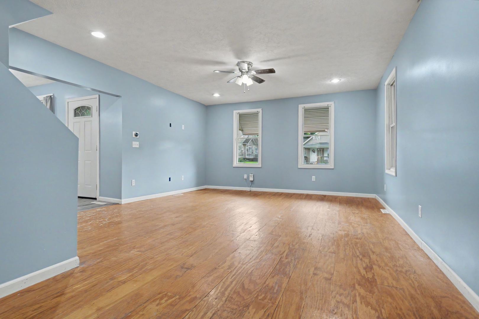 1313 W Chestnut Street Property Photo 6