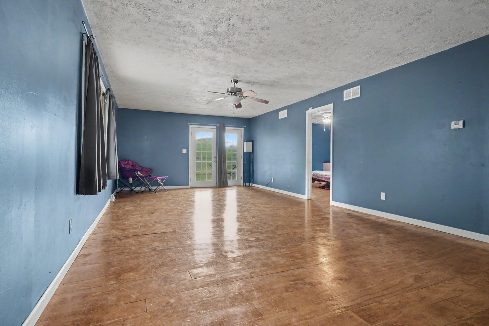 1313 W Chestnut Street Property Photo 9