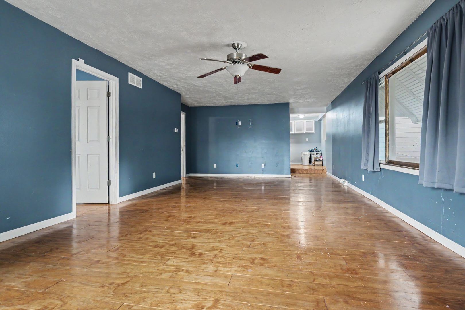 1313 W Chestnut Street Property Photo 10