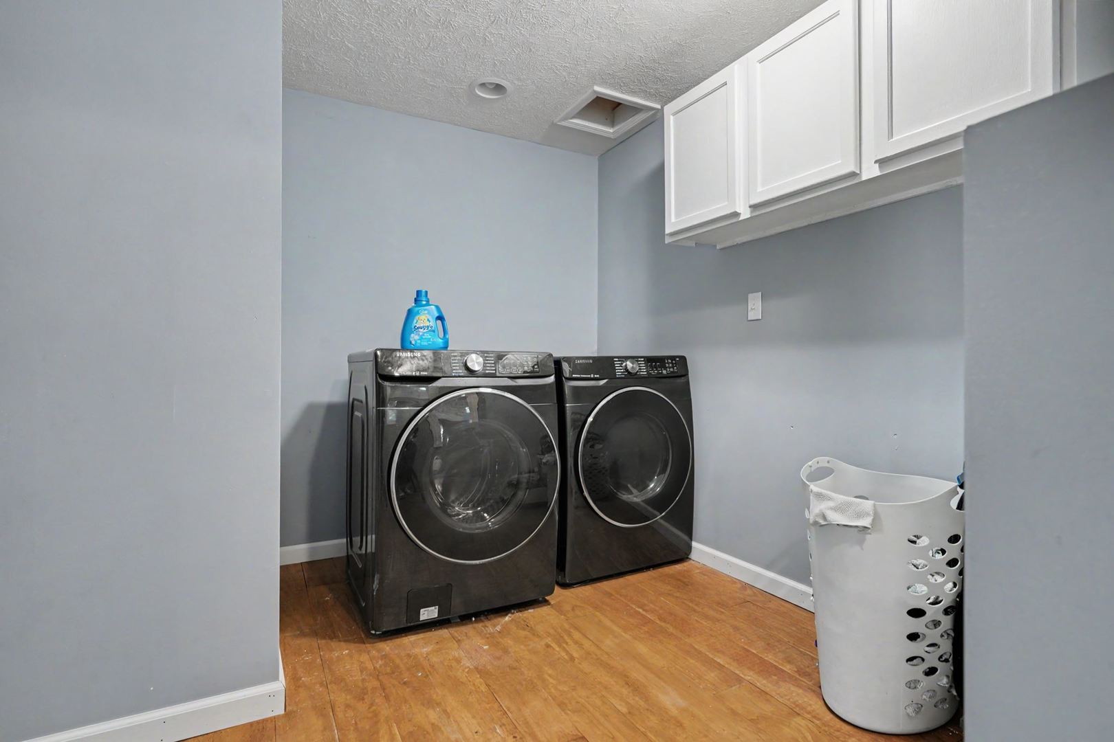 1313 W Chestnut Street Property Photo 11