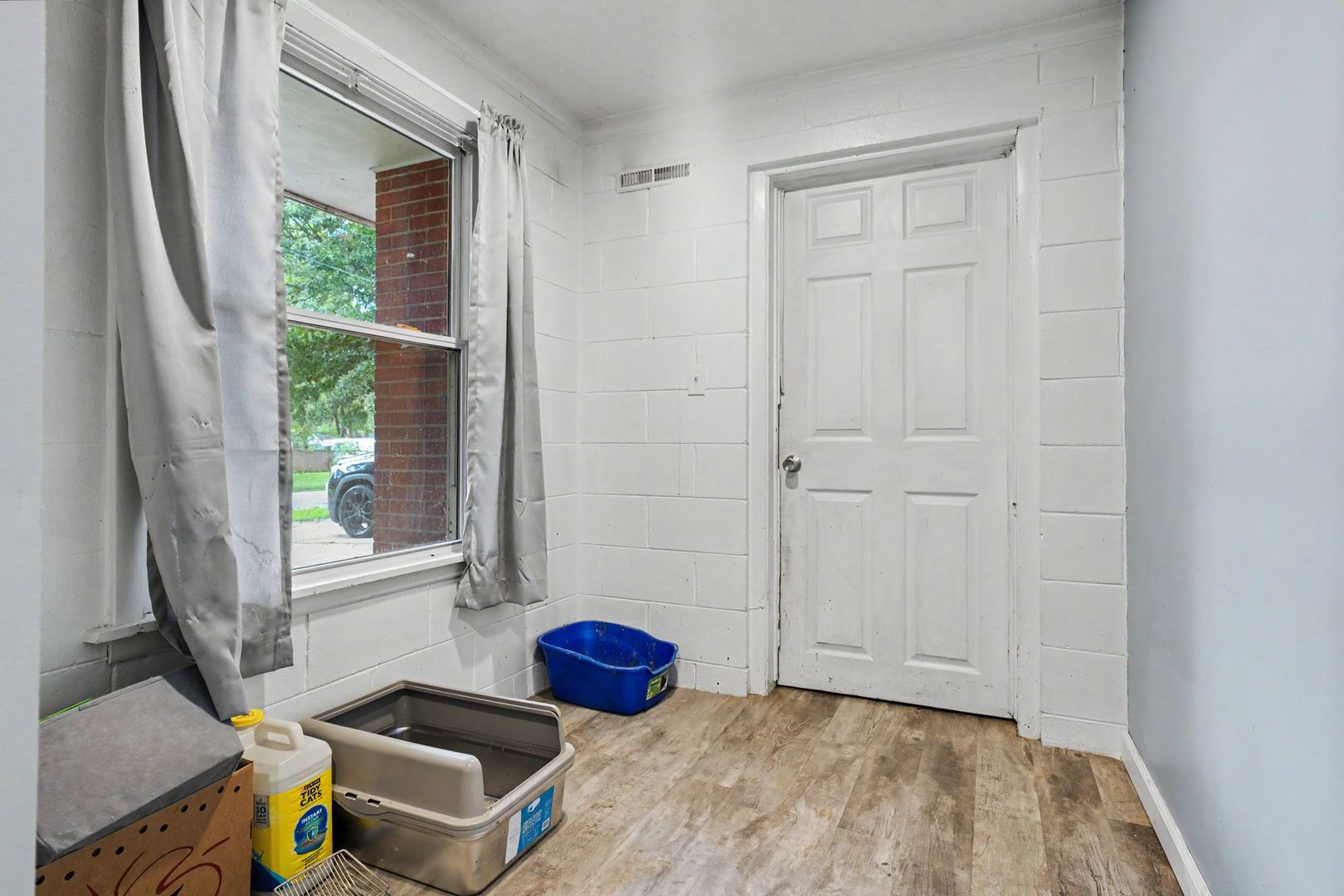 1313 W Chestnut Street Property Photo 21