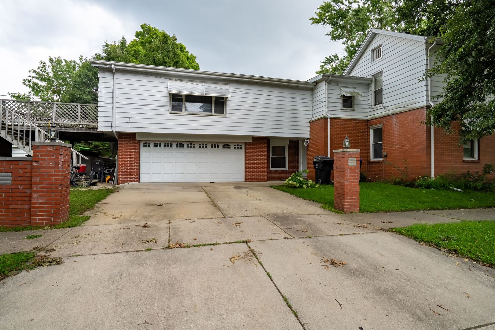1313 W Chestnut Street Property Photo 24