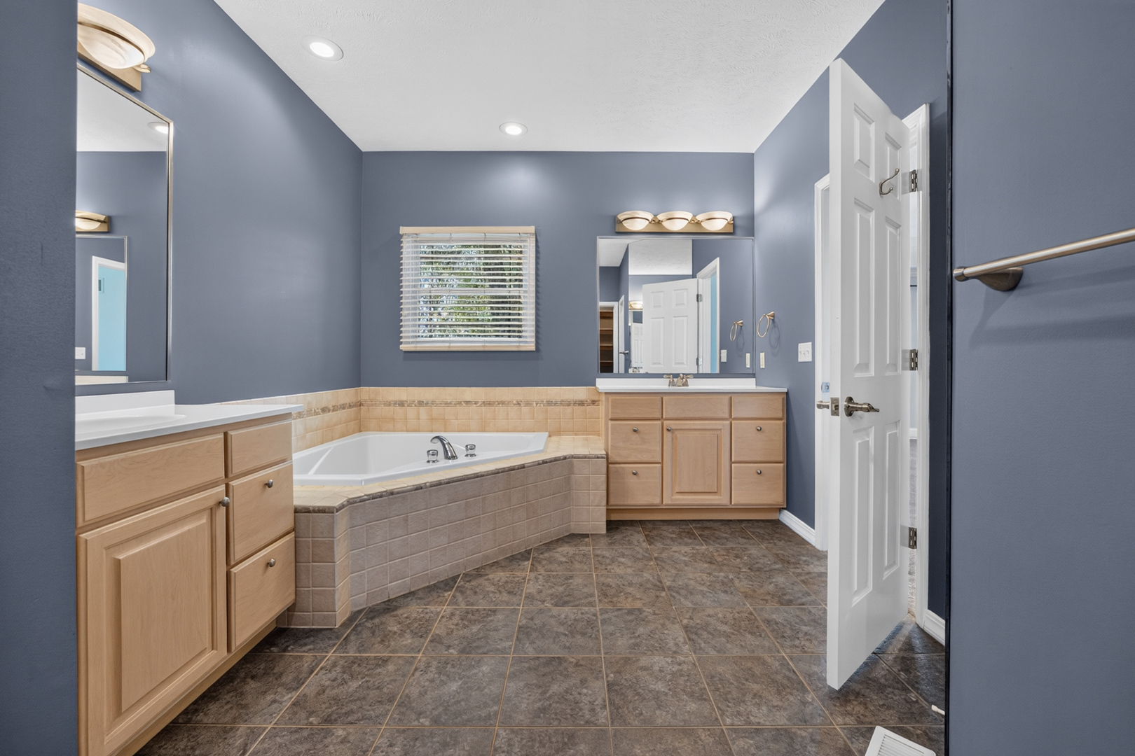 41 Pebblebrook Court Property Photo 34