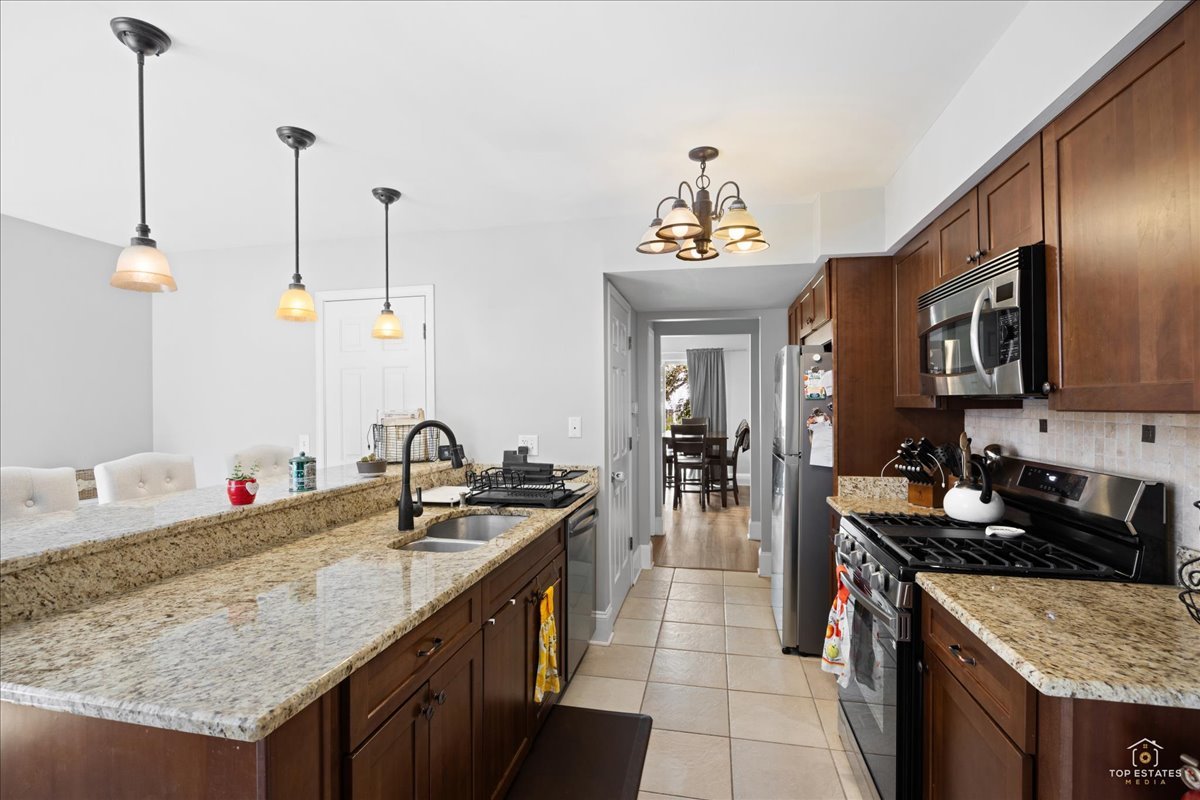 136 Hemstead Street Property Photo 8