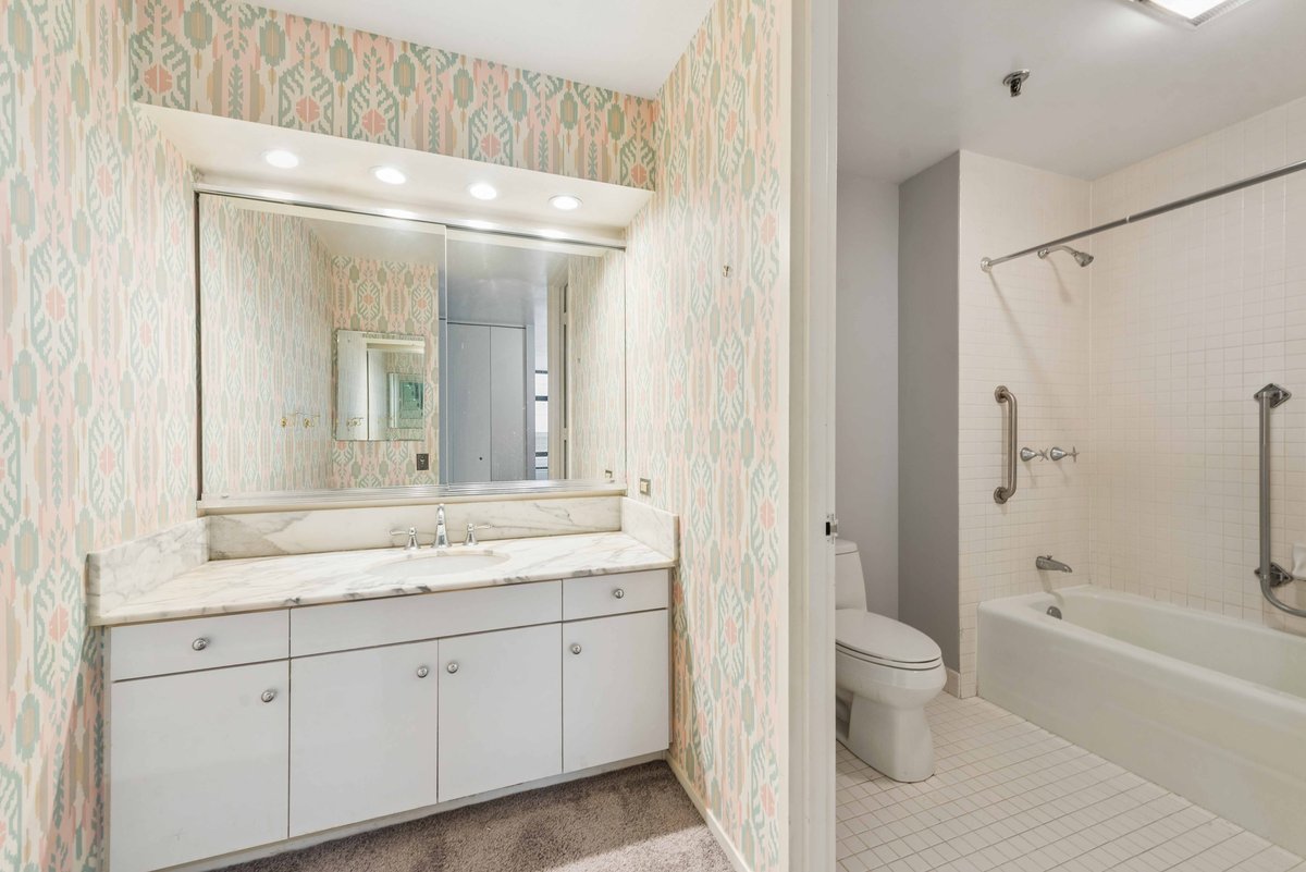 680 N Lake Shore Drive 1008 Property Photo 11