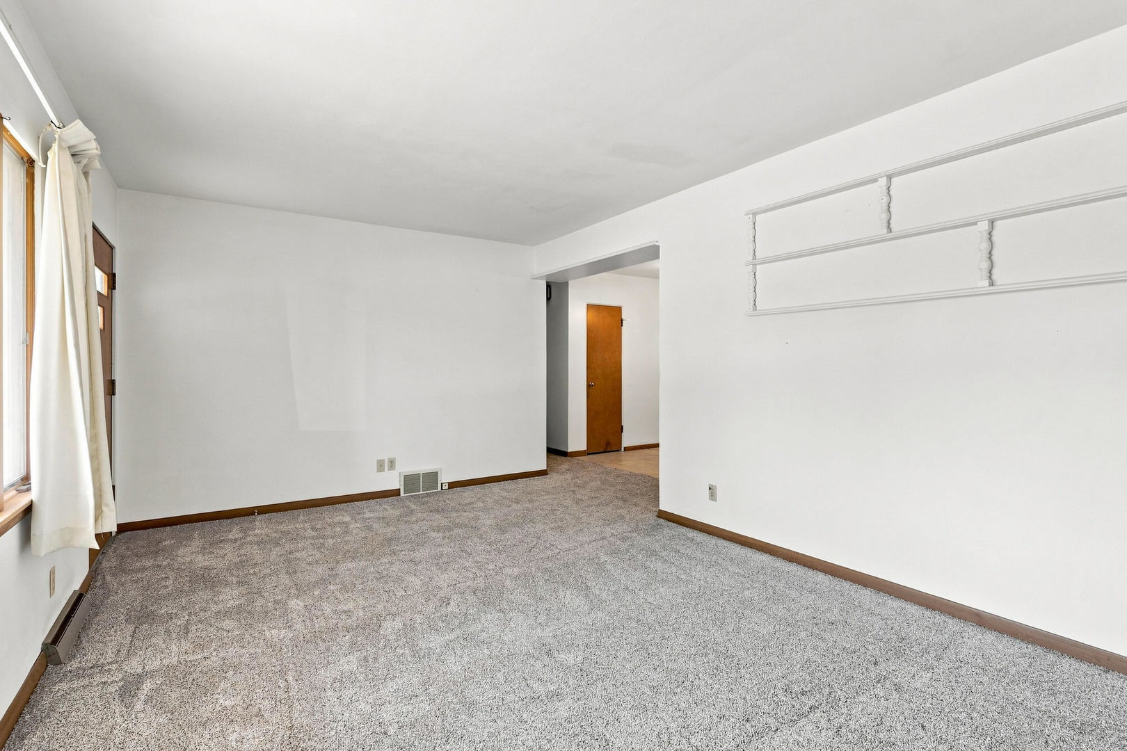2420 N Sturdevant Street Property Photo 6