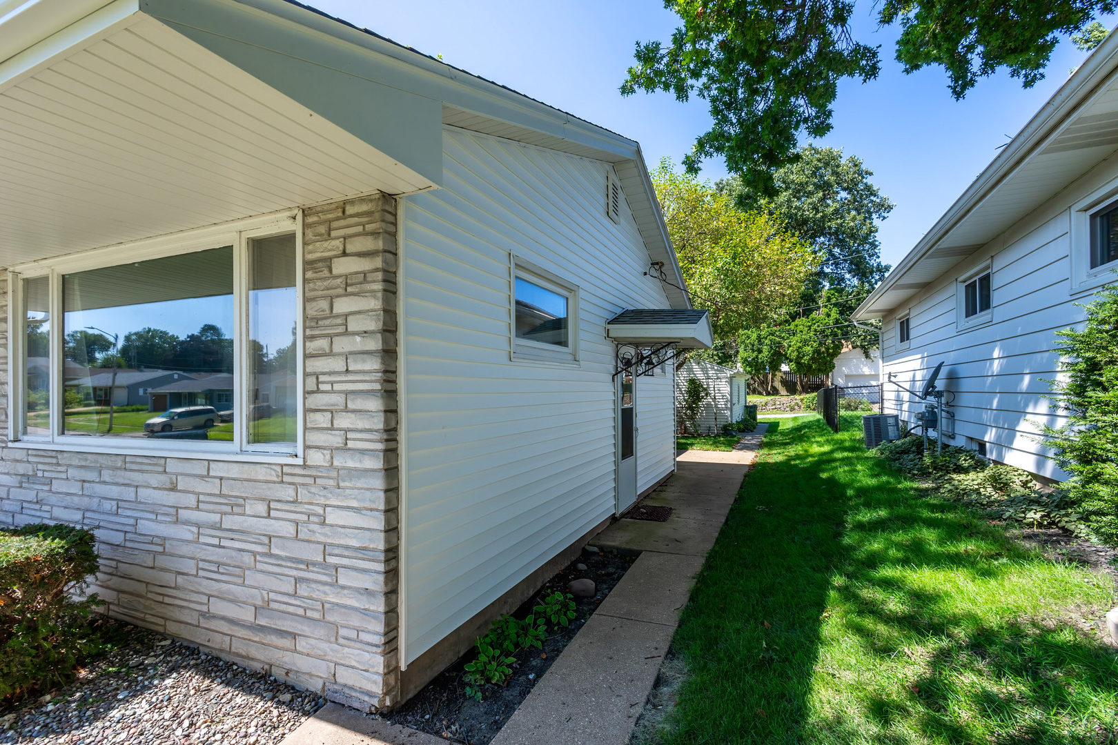 2420 N Sturdevant Street Property Photo 31