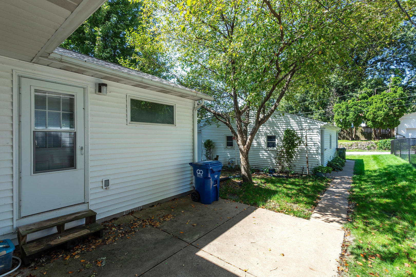 2420 N Sturdevant Street Property Photo 32
