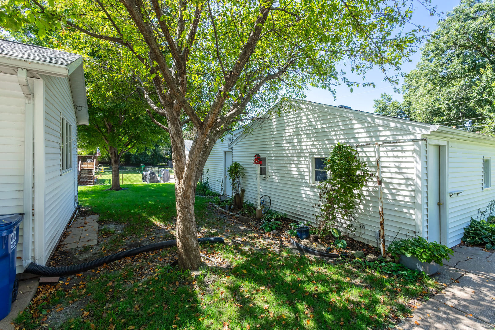 2420 N Sturdevant Street Property Photo 33