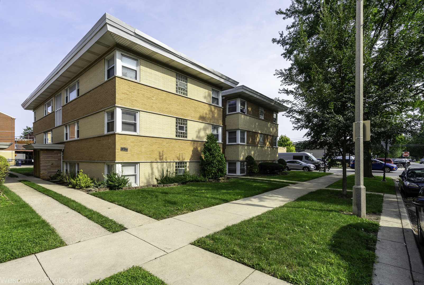 1194 S Kenilworth Avenue 1w Property Photo 1