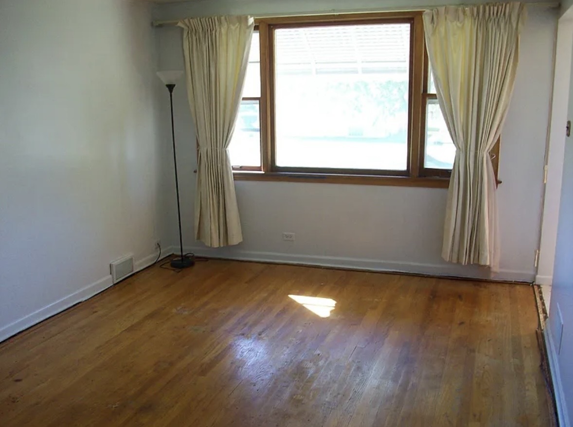 2433 S Keystone Avenue Property Photo 4