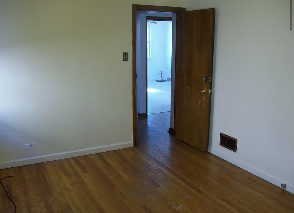2433 S Keystone Avenue Property Photo 5