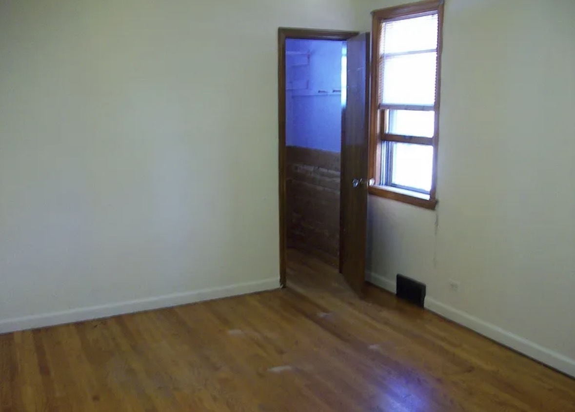 2433 S Keystone Avenue Property Photo 8