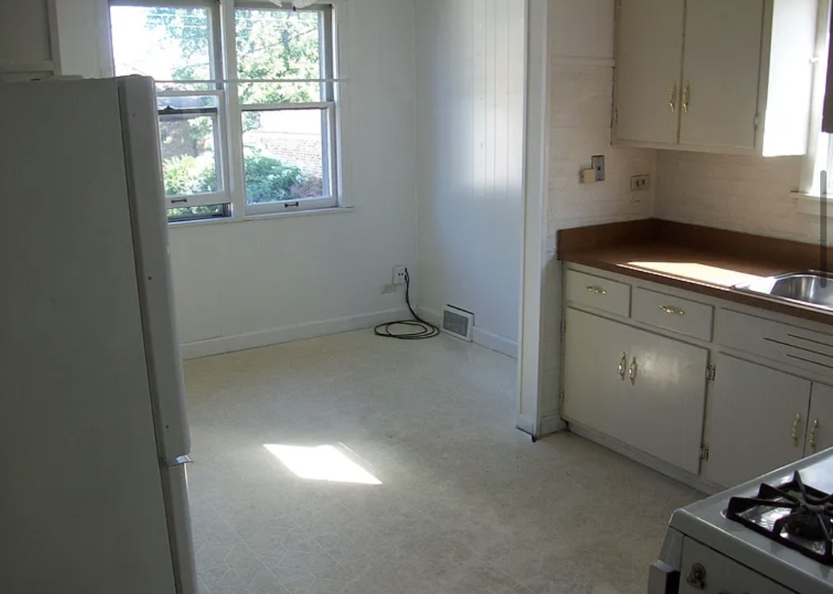 2433 S Keystone Avenue Property Photo 9