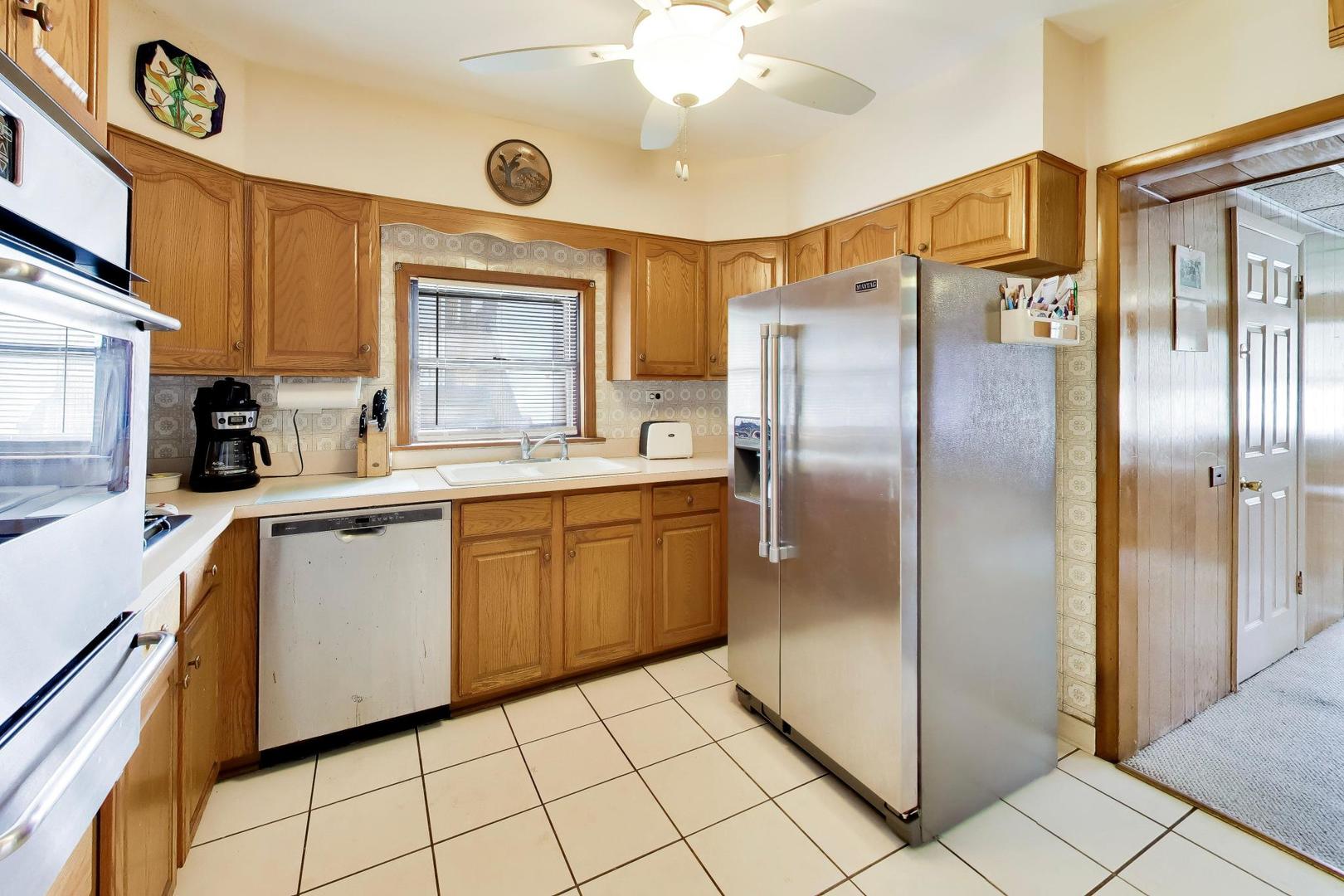 4252 N Whipple Street Property Photo 7