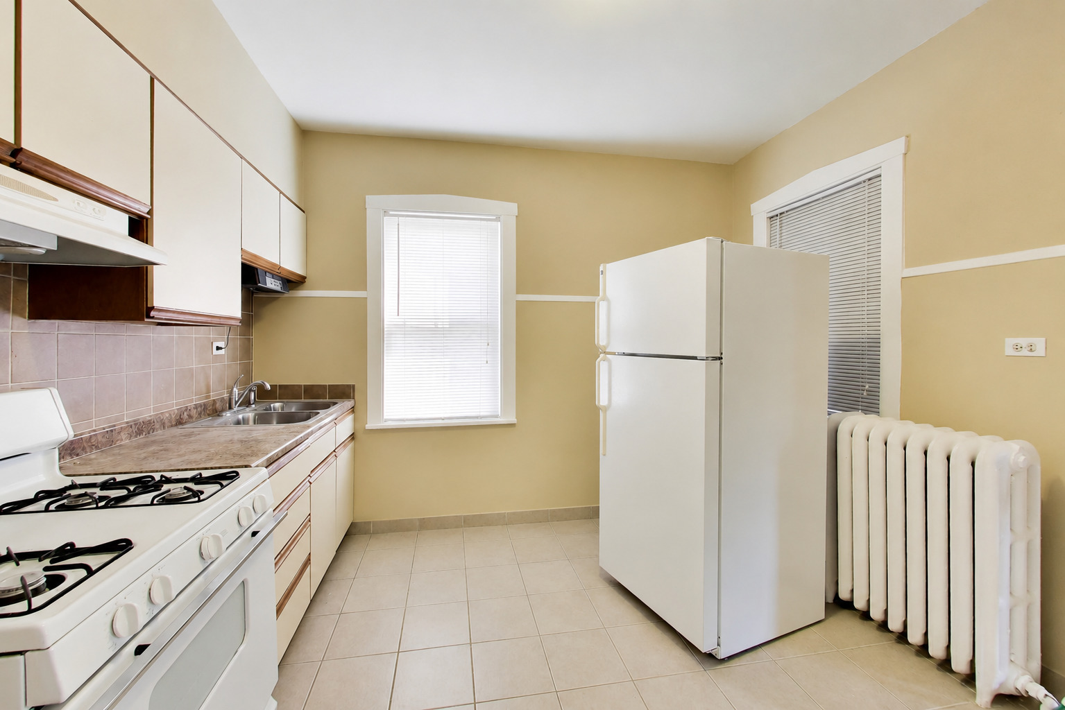 4252 N Whipple Street Property Photo 20