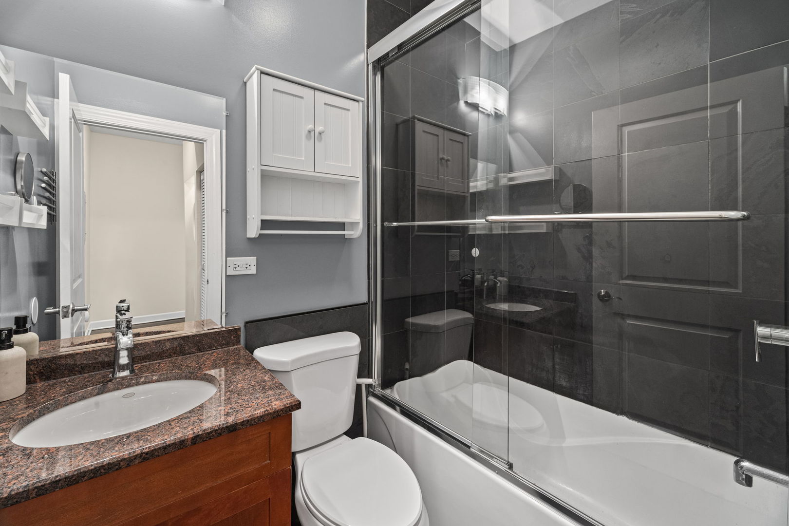 1900 W Byron Street 2 Property Photo 12