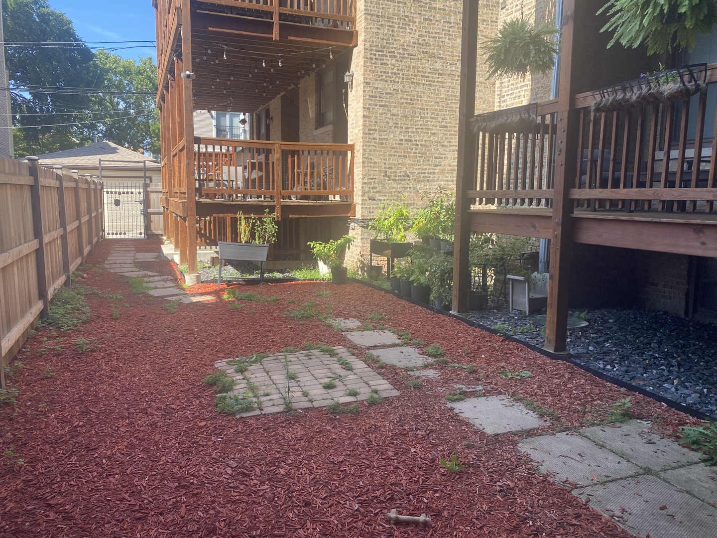 1900 W Byron Street 2 Property Photo 17