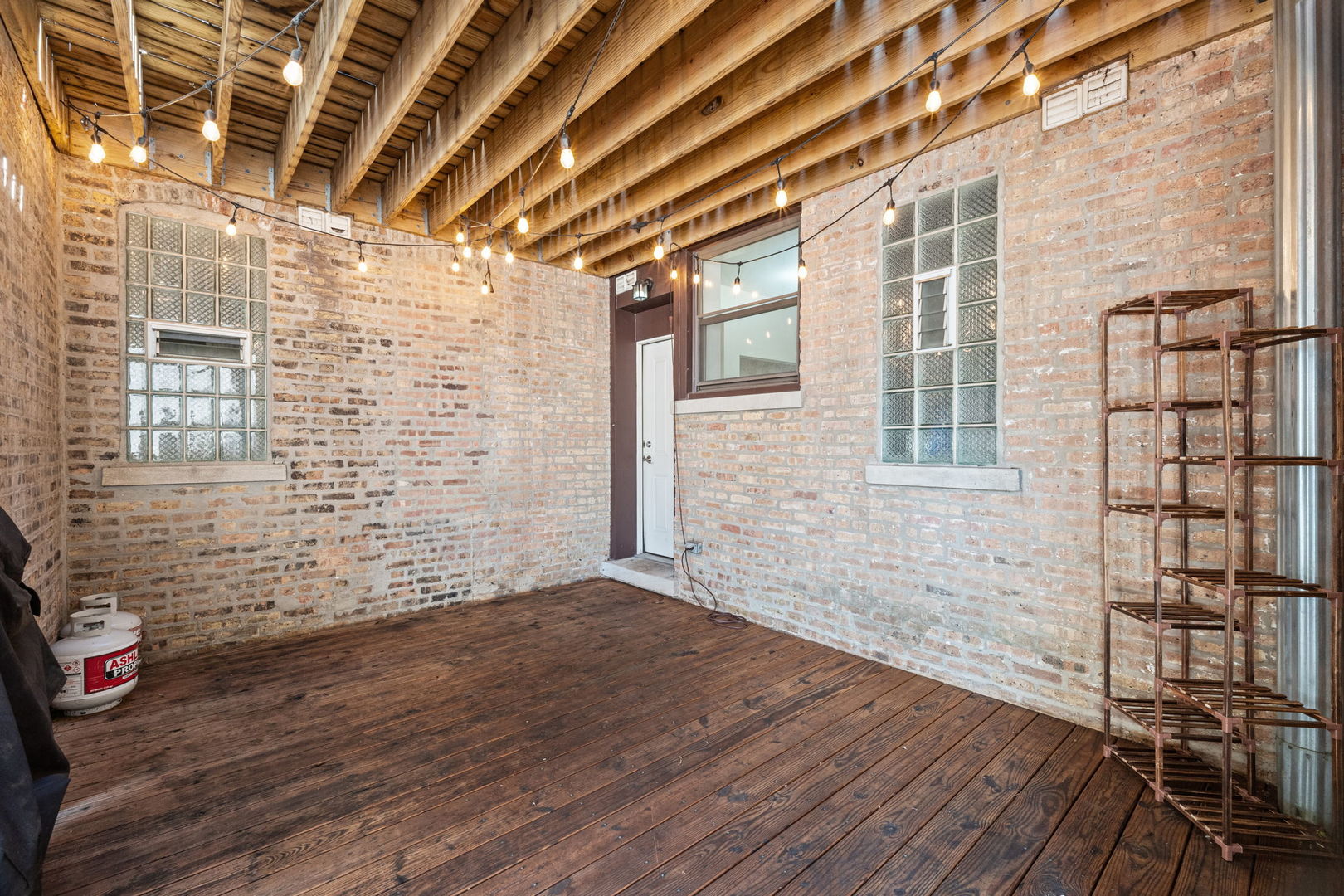 1900 W Byron Street 2 Property Photo 17