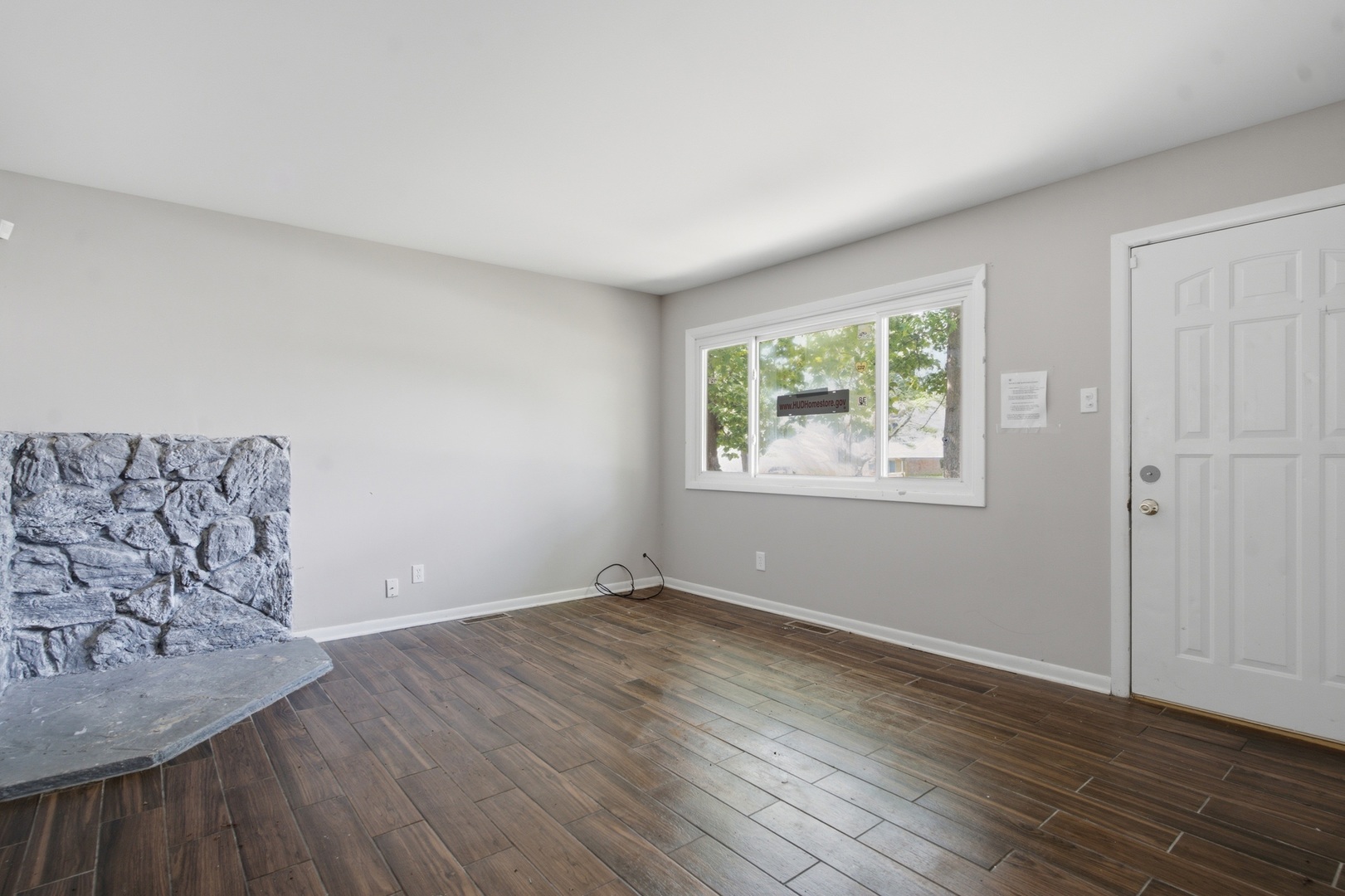 703 Circle Drive Property Photo 2