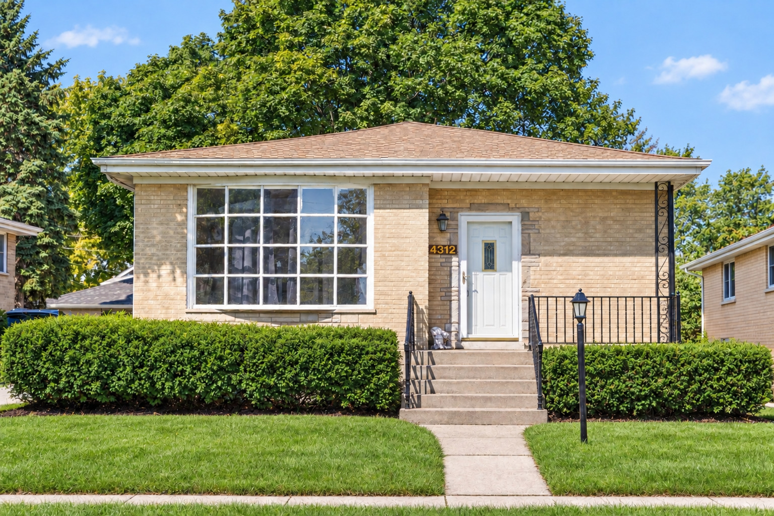 4312 Prairie Avenue Property Photo 1