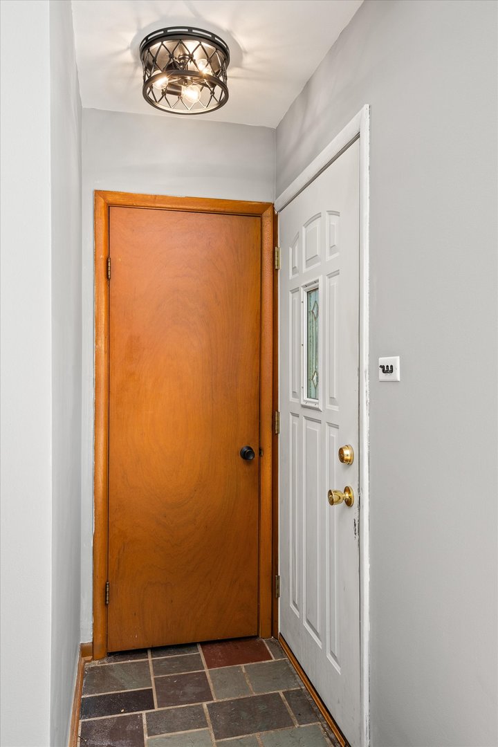 4312 Prairie Avenue Property Photo 4